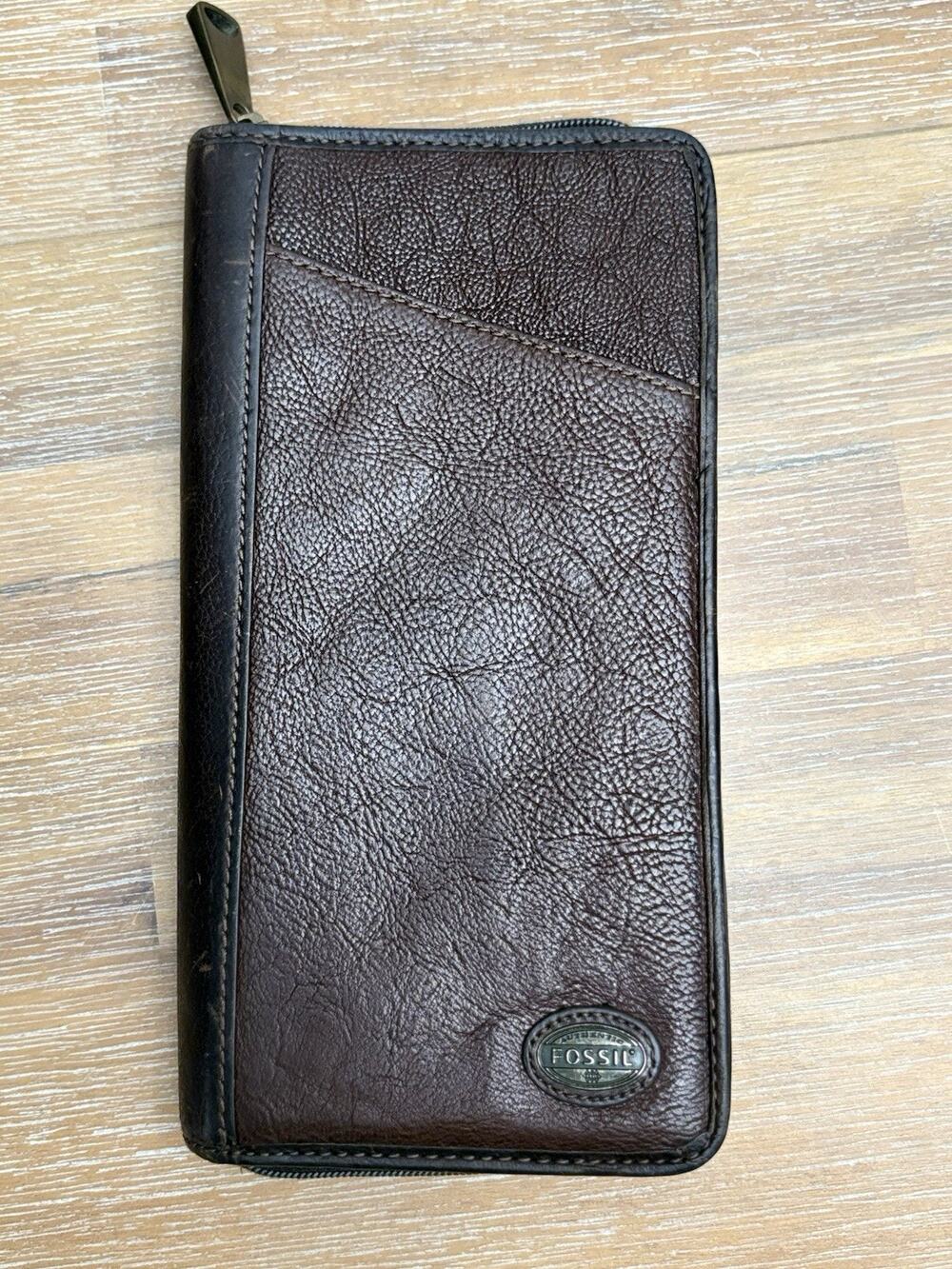 Fossil Cowhide Travel Wallet Bovine Brown Leather Zip Around Passport Holder
